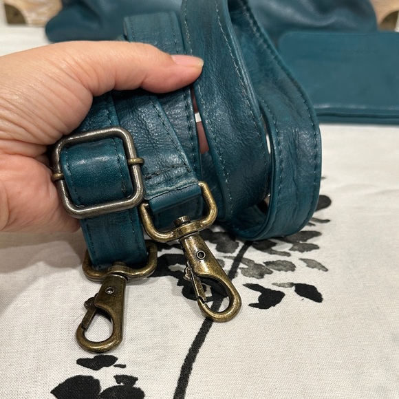 Wanderers Teal Marseille Crossbody Clutch with Venetian Card Wallet Set - Picture 3 of 12